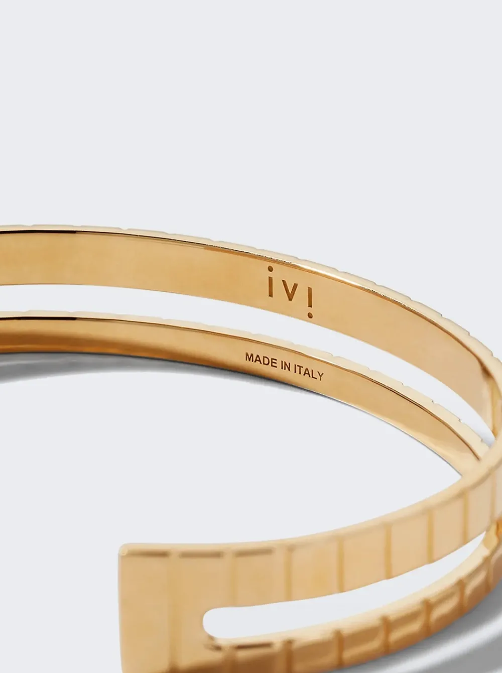 IVI Slim Slot Cuff Bracelet Gold