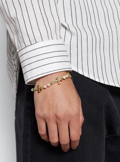 VEERT The Cross And Freshwater Pearl Bracelet Yellow Gold